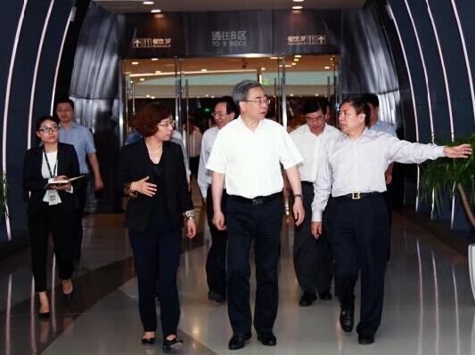 國務院國資委主任張毅蒞臨海棠灣免稅購物中心調(diào)研