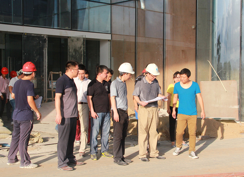 中免集團(tuán)董事長(zhǎng)、總經(jīng)理彭輝視察 海棠灣免稅購(gòu)物中心項(xiàng)目