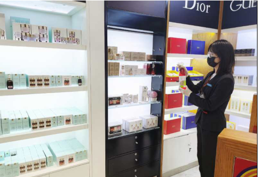 【中國(guó)免稅人在行動(dòng)·一線直擊篇】之九： 防“疫”當(dāng)前，服務(wù)不減，為恢復(fù)經(jīng)營(yíng)提供堅(jiān)實(shí)保障