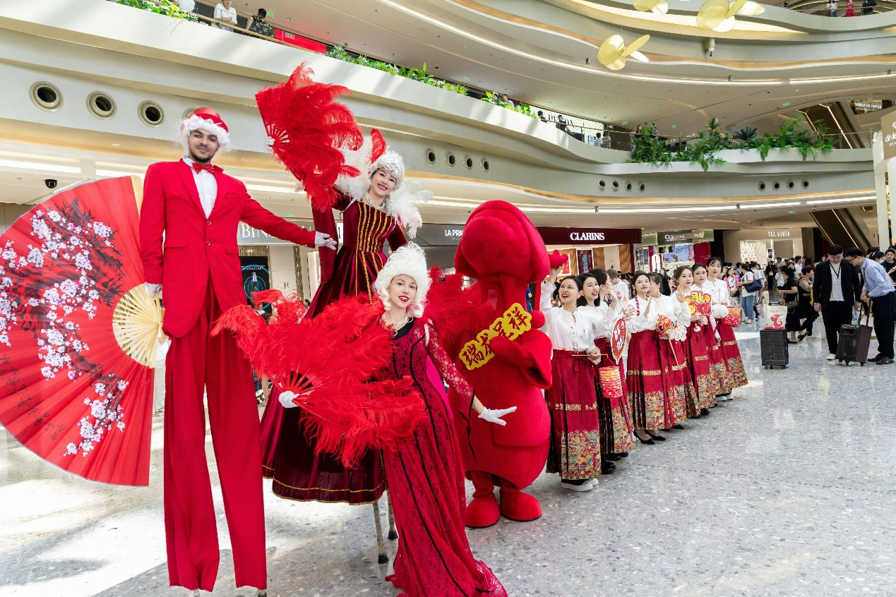 中免集團海南門店多端發(fā)力，助力春節(jié)免稅消費取得“開門紅”