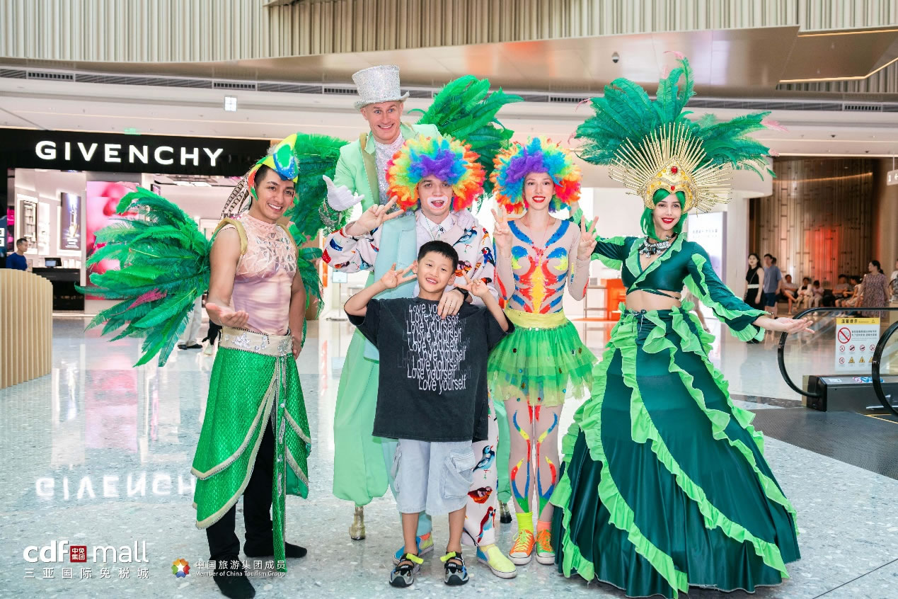 引領(lǐng)風(fēng)潮樹標(biāo)桿，cdf三亞國際免稅城十年免稅購物創(chuàng)新實踐